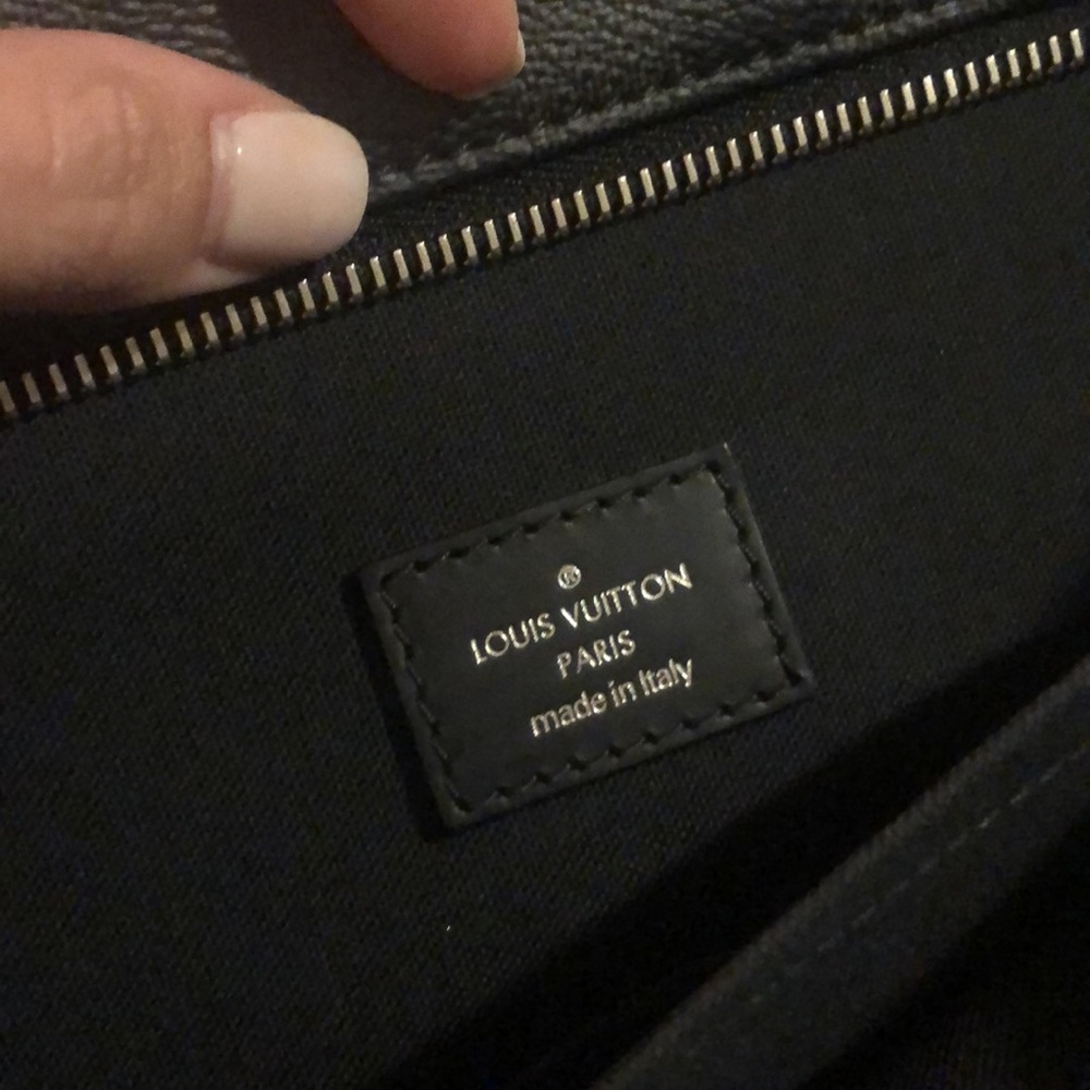 Louis Vuitton Business Tote - Picture 5 of 6